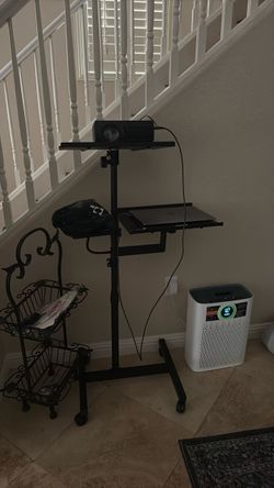 Projector stand