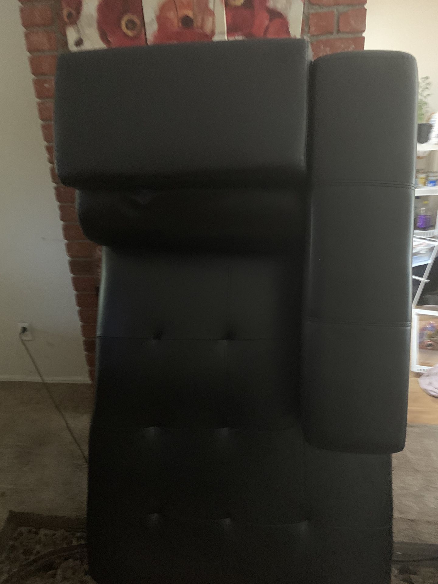 Single Person Lounging Couch (Black Leather )