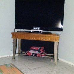 Toshiba 50 Inch Flat Screen T V  With Remote And Streaming  Stick By Roku