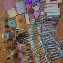 Cosmetics/make Up