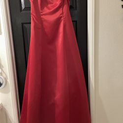 BEAUTIFUL-RED FORMAL GOWN 