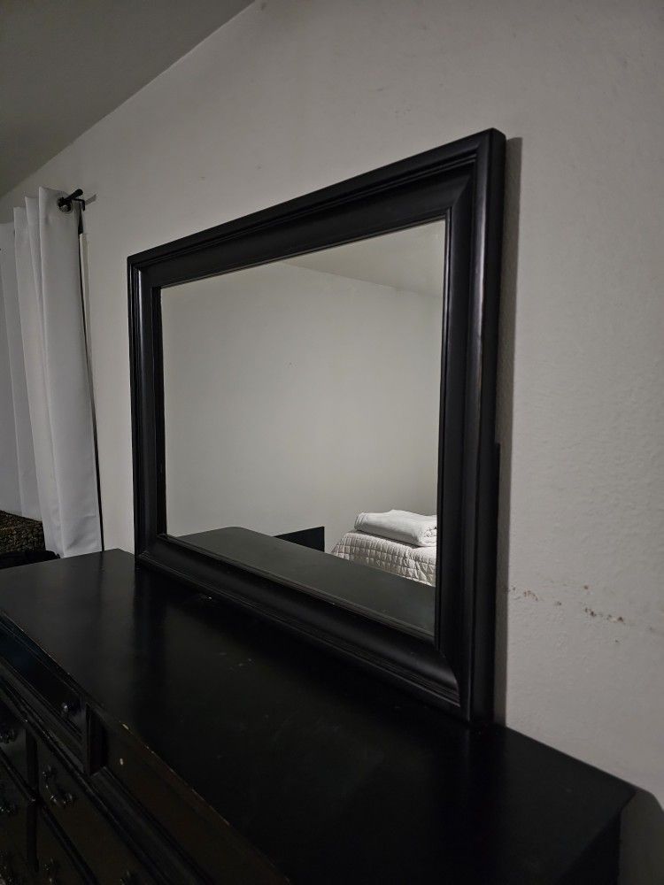 10 Drawer Dresser/w Mirror Furniture