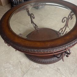 Free Table With Wheel On Bottom