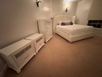 Gorgeous Bedroom Set Message Us Your Size For the Full Price