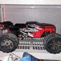 Kraton 6s 1/8th Scale