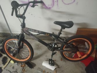 Realtree BMX Bike with Orange Rims