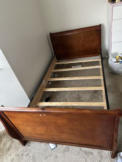 Twin Bed 100.