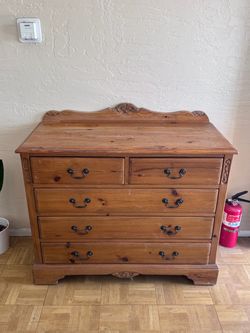 Solid Wood Dresser – 5 Drawer