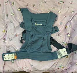 Ergobaby Embrace Newborn Baby Carrier for Infants 0-12 Months (7-25 lbs)