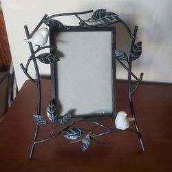 Picture Frame With Leaves And Birds