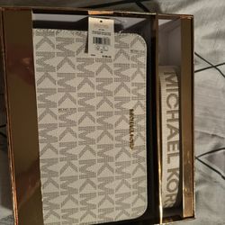 Michael Kors Jet Set Vanilla/Lugg LG EW Xbody W/ WBG  STRP