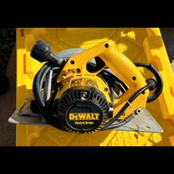 Dewalt Circular Saw 8 ¼" Corded