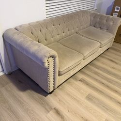 Chesterfield-Style Tufted Sofa