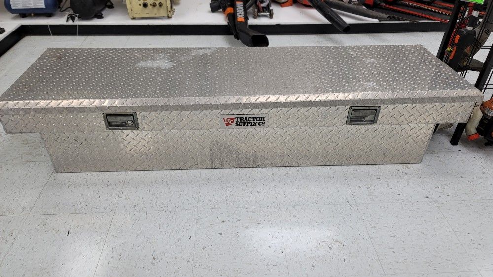 Tractor Supply Truck Box 70 Inch, No Key