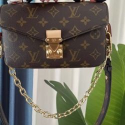 Louis Vuitton shoulder bag
