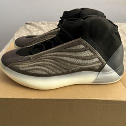 Yeezy qutm