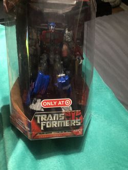 TRANSFORMERS ROBO VISION OPTIMUS PRIME TARGET EXCLUSIVE