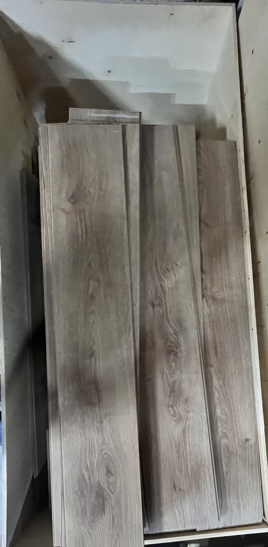 Laminate Flooring 