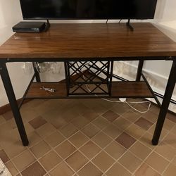 Island Table With Wine Holder 