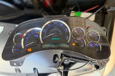 03-06 GM Escalade Gauge Cluster