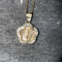 Virging Mary Pendant And Rope Chain 