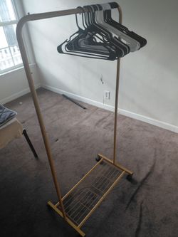 Clothing rack gold