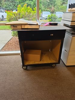 Free rolling cart