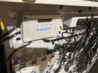 Mobile server hub power supply