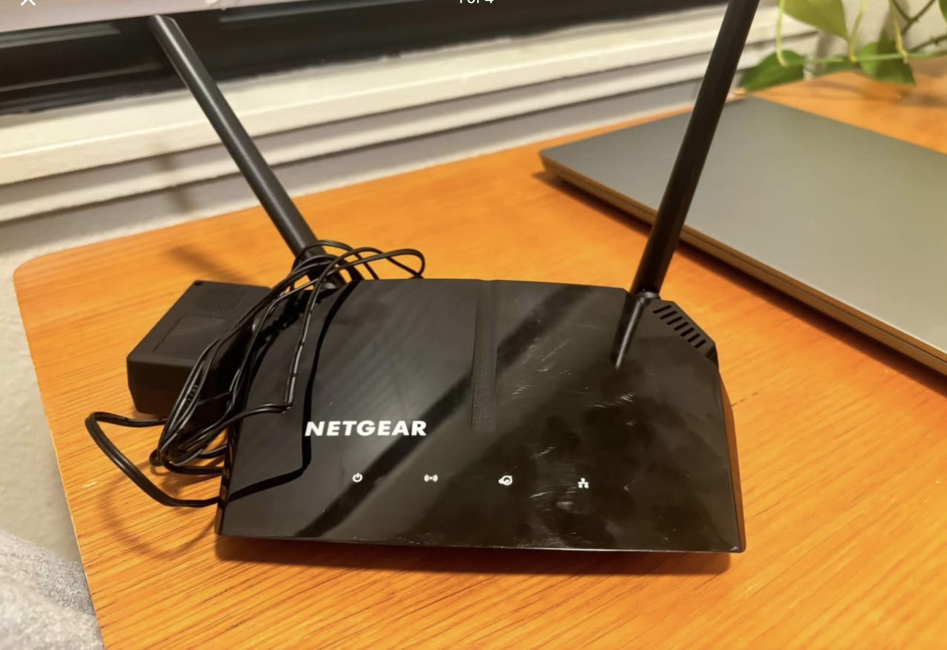 NETGEAR AC 1000 R6080 Dual Band Fast Ethernet Smart WiFi Router