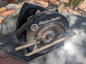 Black & Decker 7-1/4" Circular Saw (Model 7308)