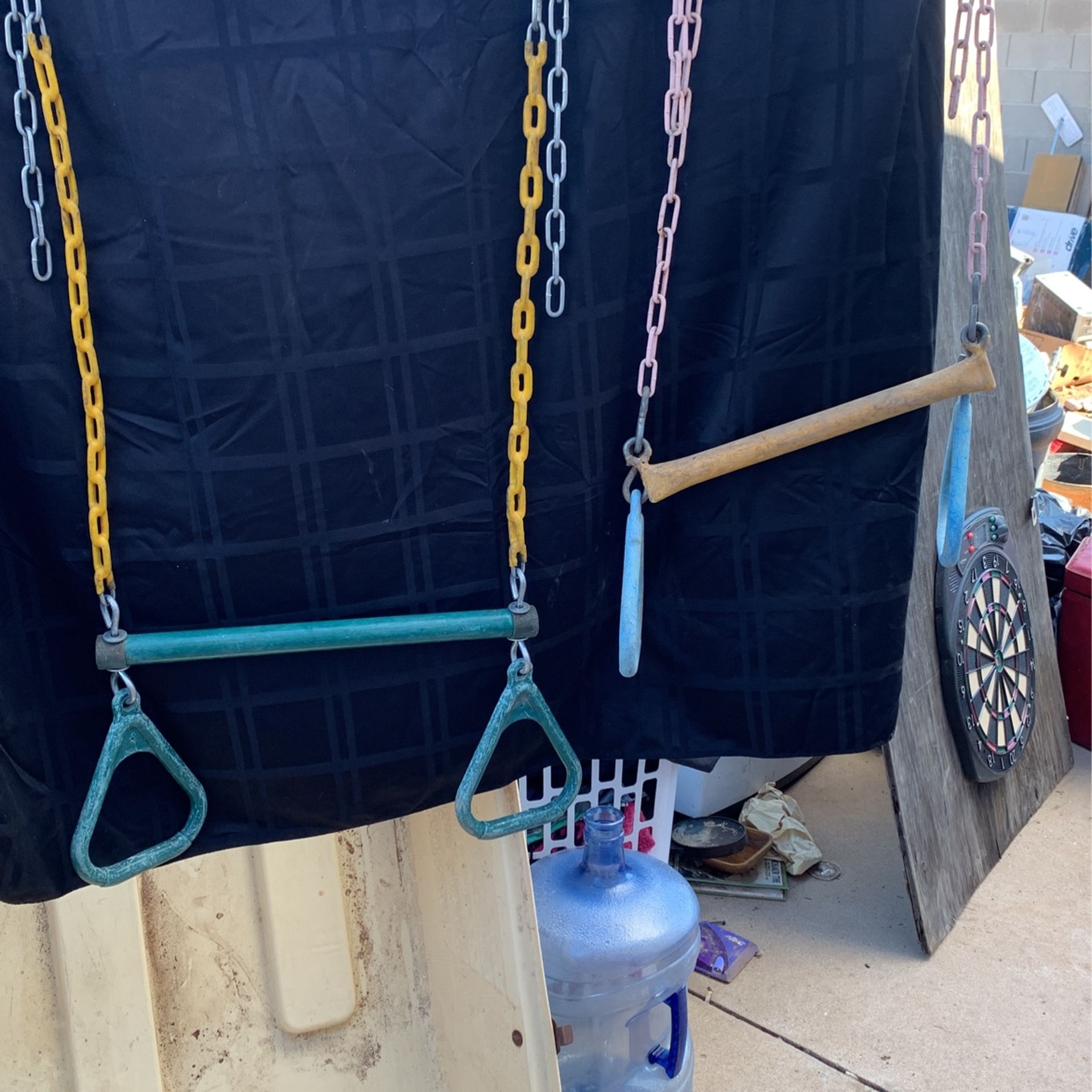 2 Heavy Duty, Metal swingset