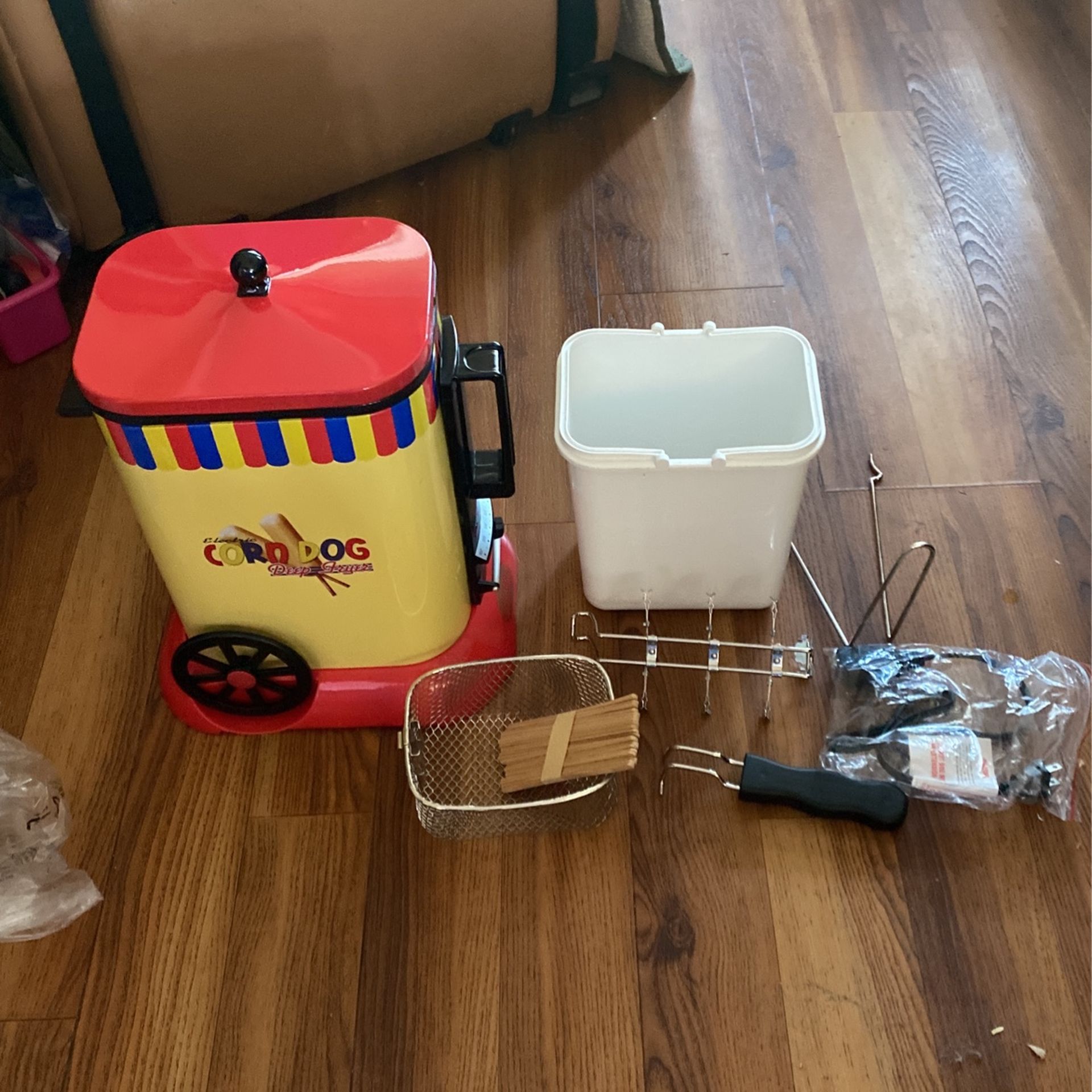 NOSTALGIA CORN DOG DEEP FRYER