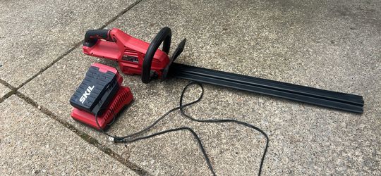 Skil Hedge Trimmer with Battery and Charger