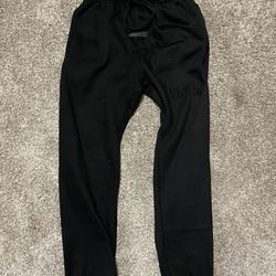 Black Essentials sweats