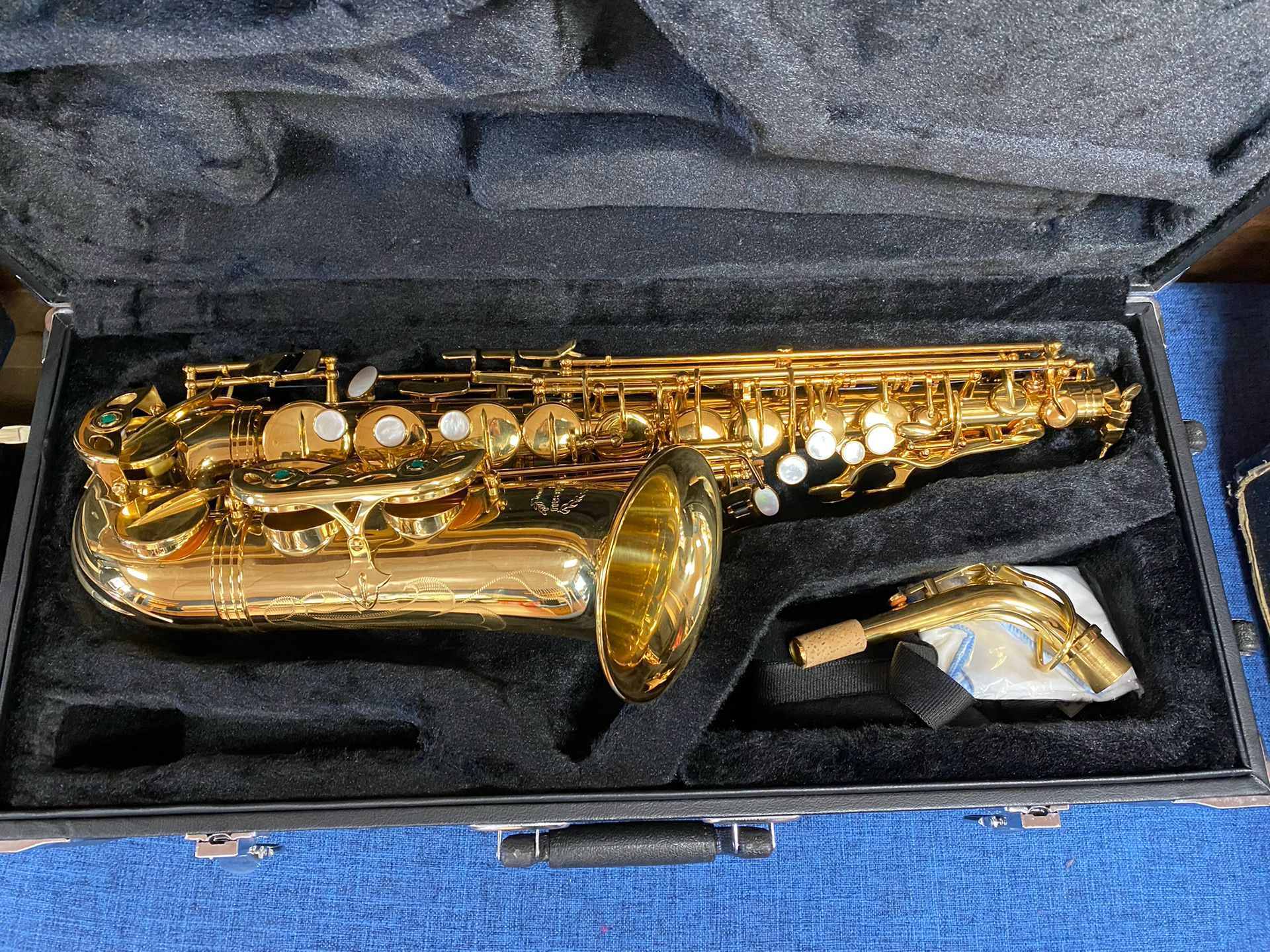 Chateau Saxophone