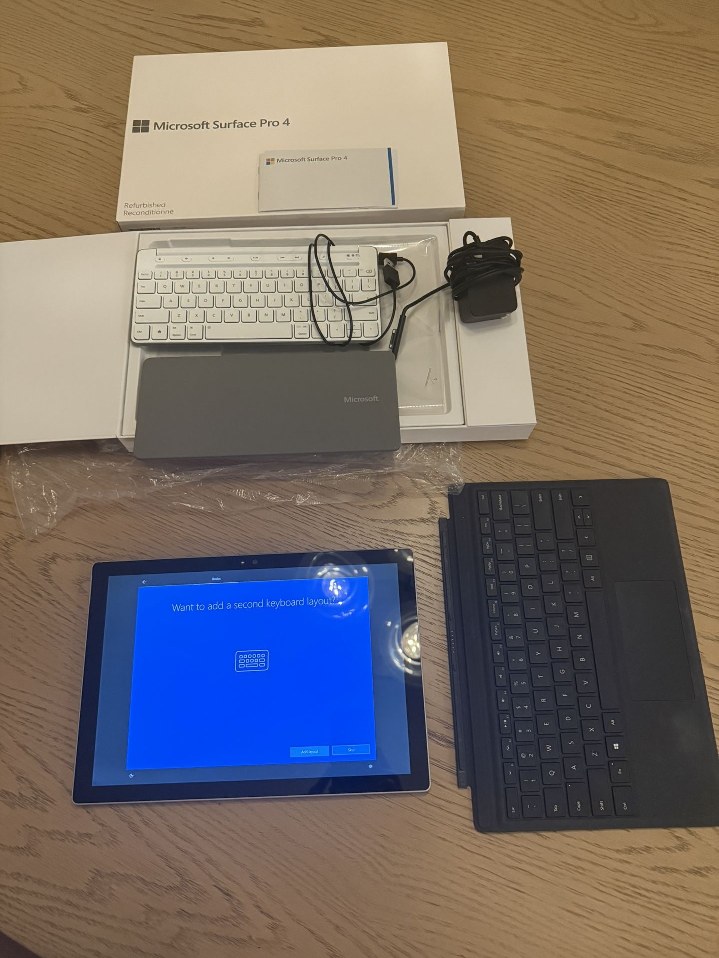 Microsoft Surface Pro 4 (Intel Core M, 4GB RAM, 128GB) with Windows 10 Anniversary Update (Refurbished)