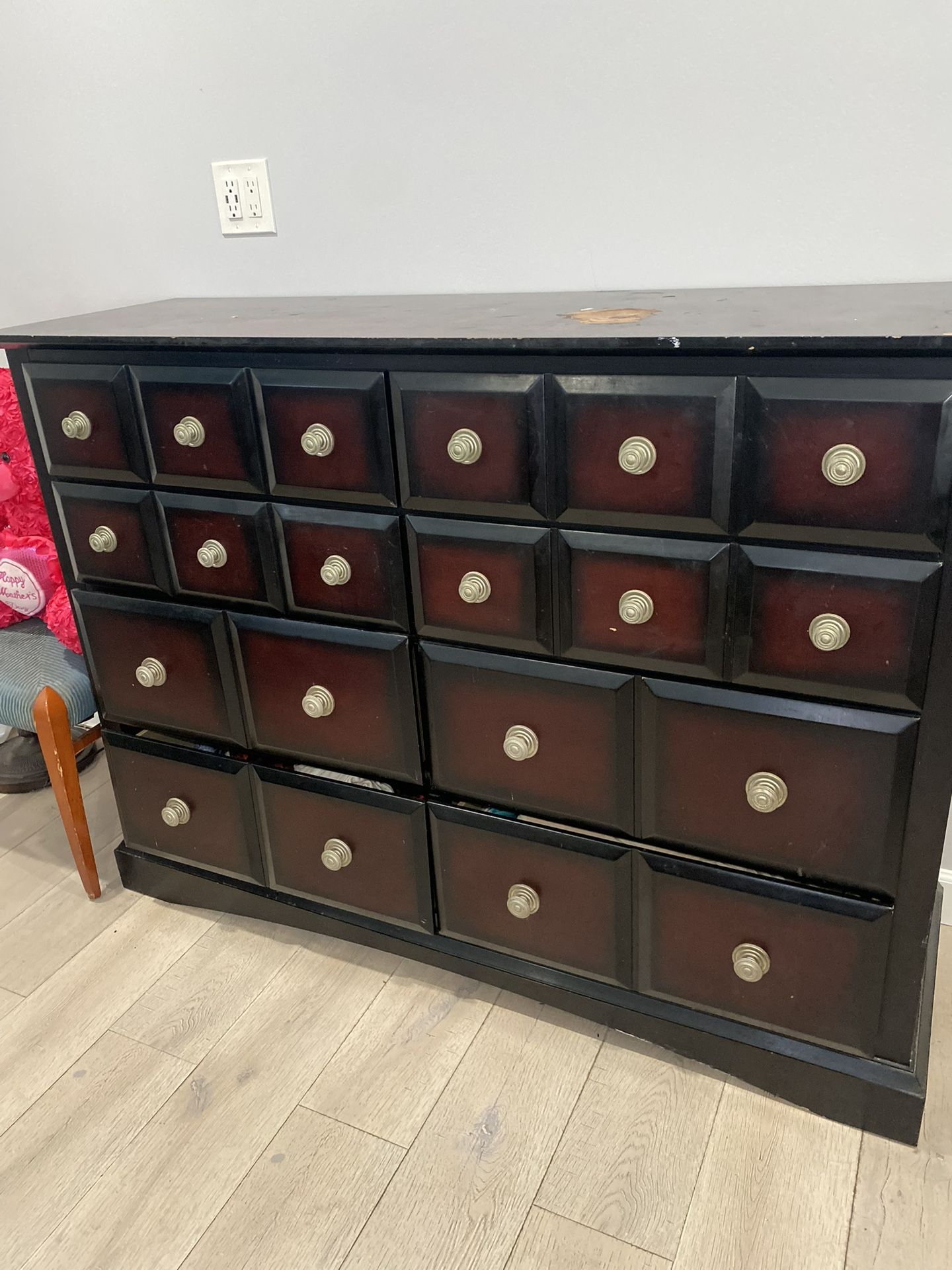 Dresser/Tv Stand With 20 Drawers