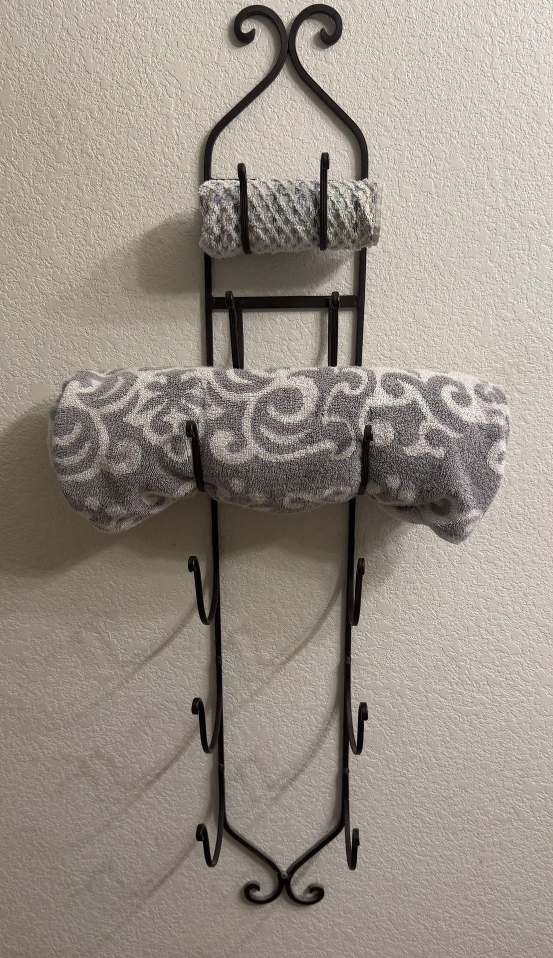 Towel Rack – Wine Rack Vibes!