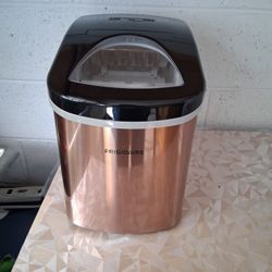 Counter Top Ice Maker