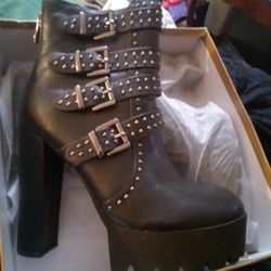 Size 9.5 Women Studded Black Boots New