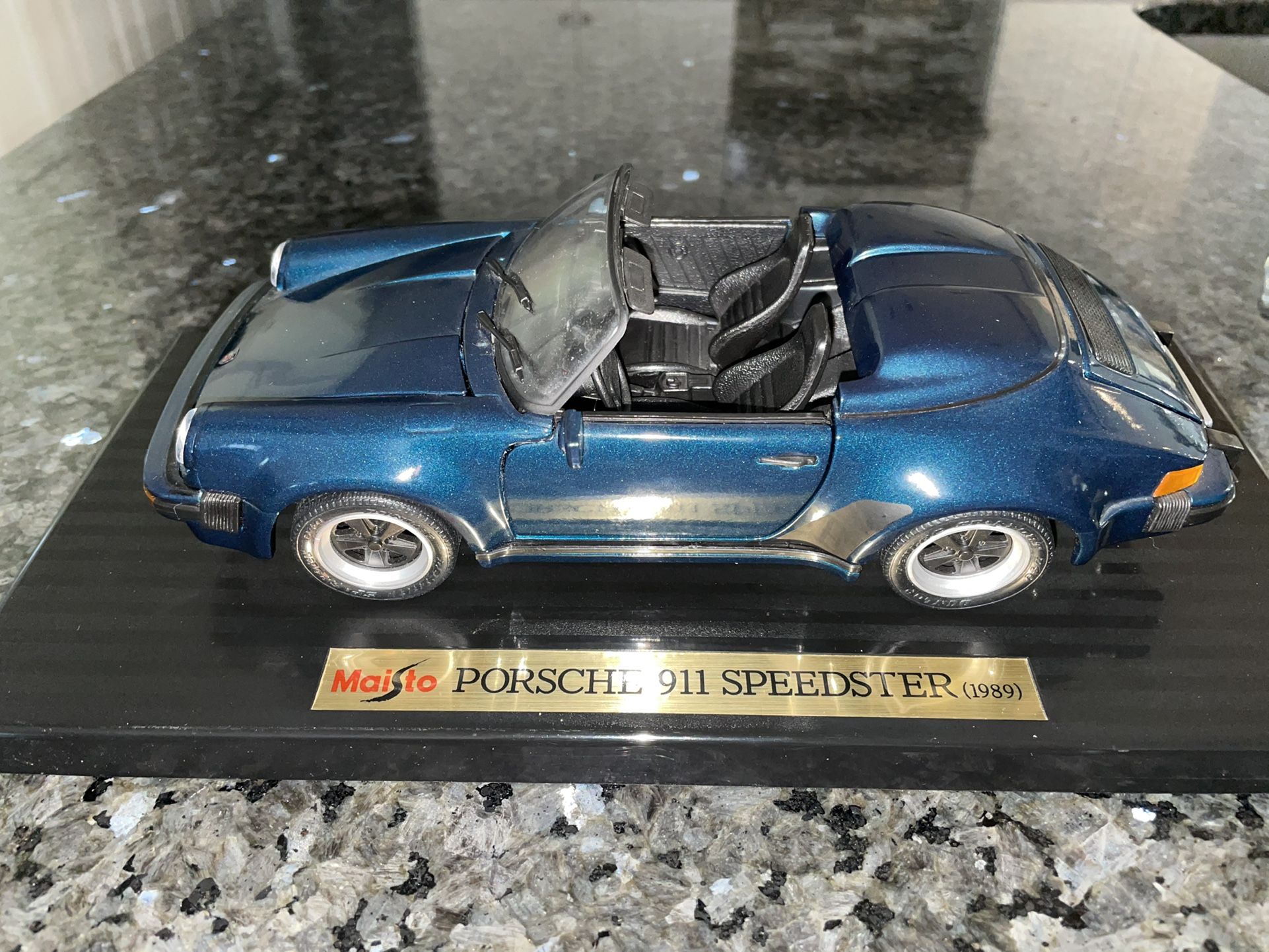 Reduced***Rare Maisto Limited Edition 1989 Porsche 911 Speedster 1