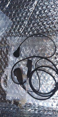 A,EARPIECE AND MICROPHONE FOR RADIOS WITH EAR2.5mm STEREO 3.5mm