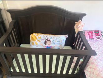 Baby crib and mattress .