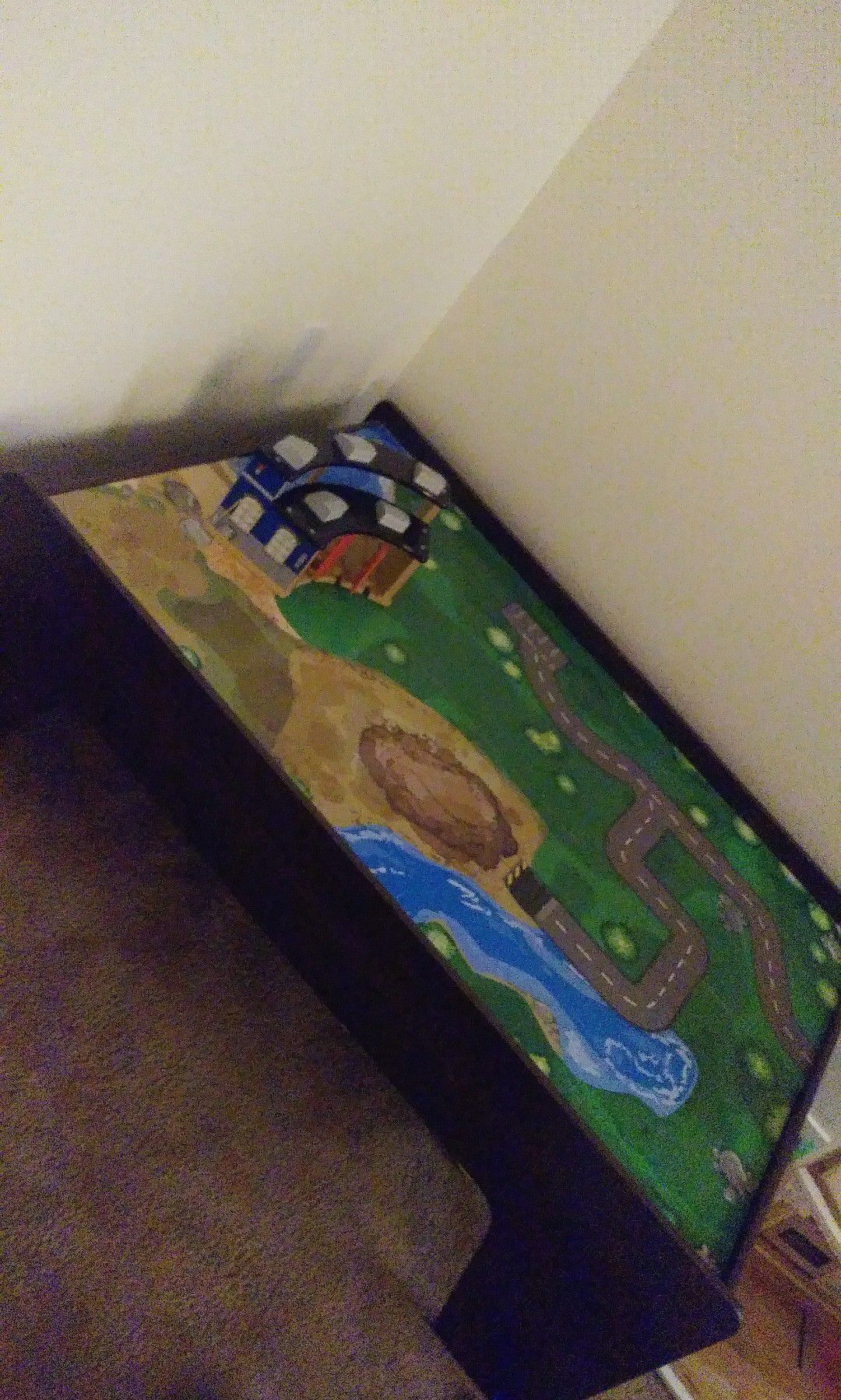 Kids toy table