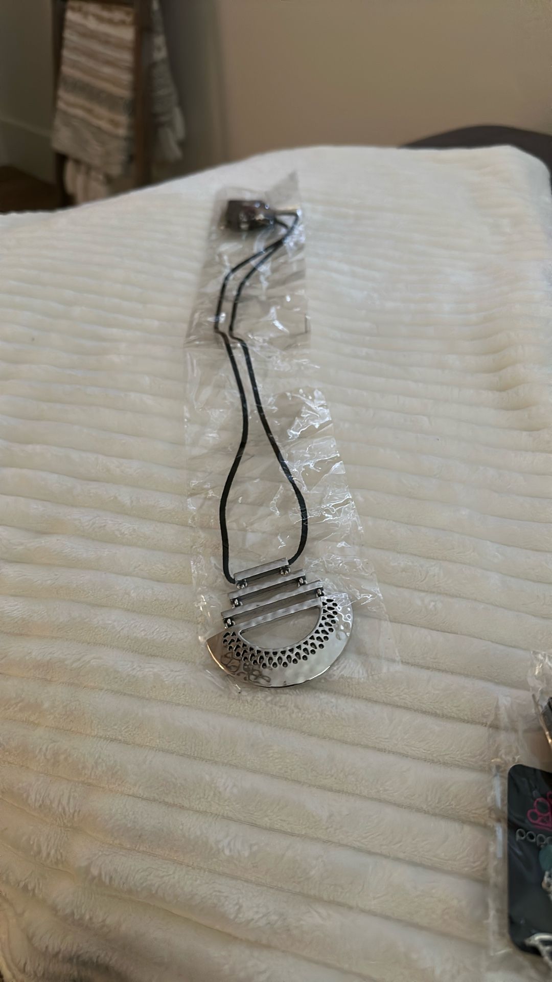 Paparazzi Jewelry ( New )