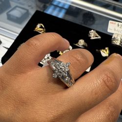 10k Diamond ring 