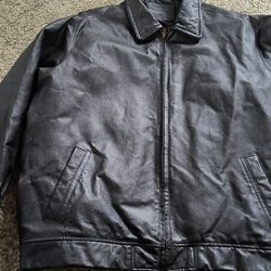 Men's Size Large Black Leather Jacket Like New