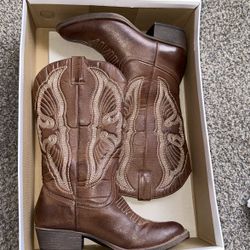 Boots size 6.5 