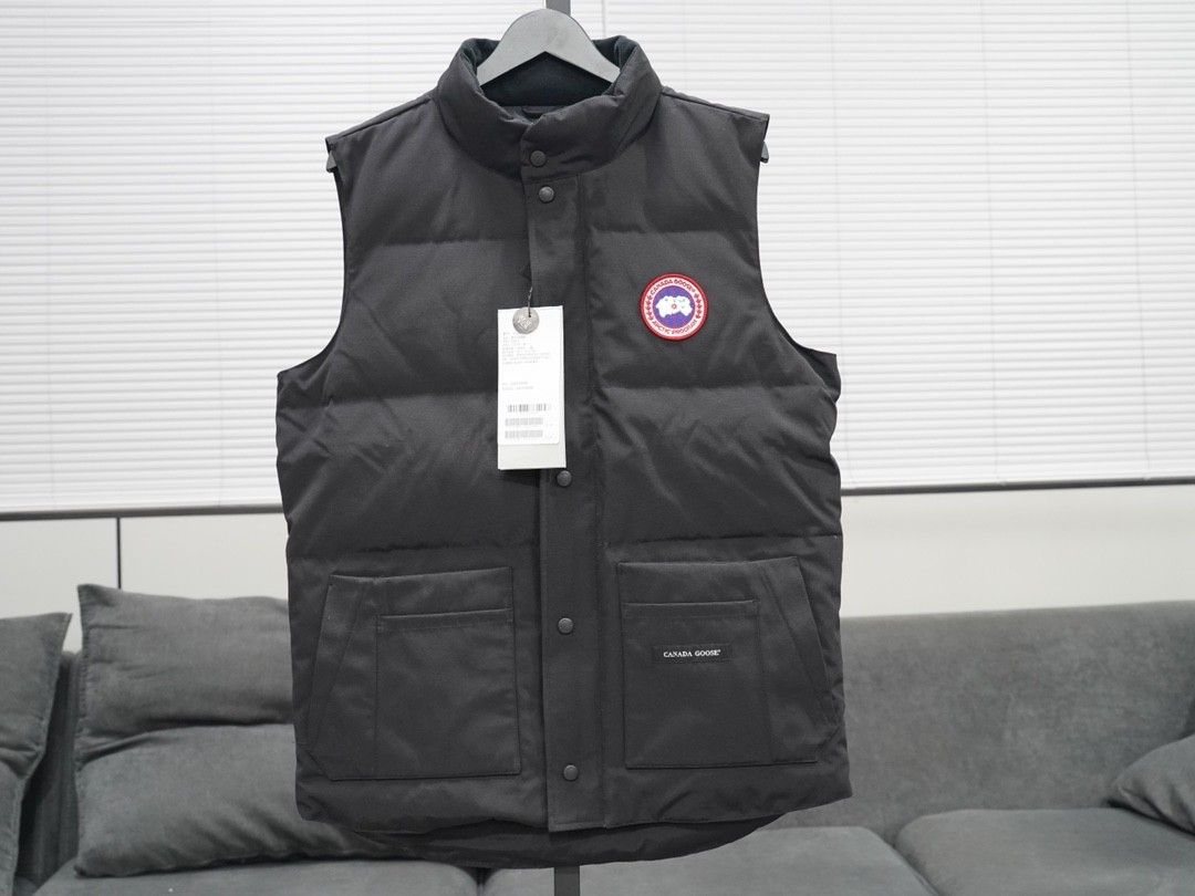 Canada Goose Black Jacket Vest