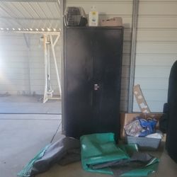 Cabinets 